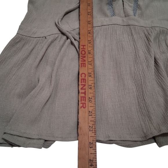 SALE EUC Women's Listicle Casual Sz. S Olive Drab Green Pullover Top - Picture 8 of 9